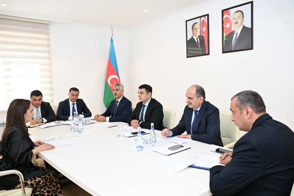 Adil Kərimli Laçında vətəndaşların müraciətlərini dinləyib
