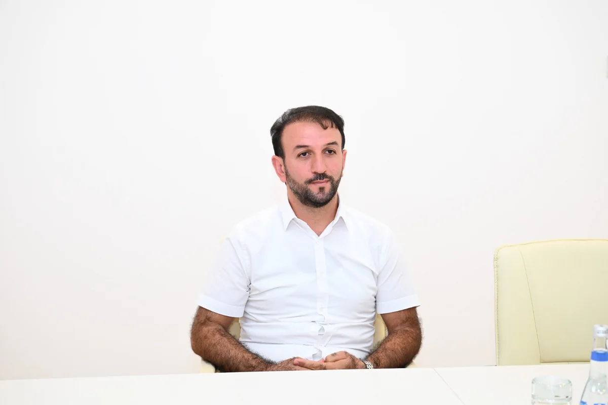 Adil Kərimli Laçında vətəndaşların müraciətlərini dinləyib