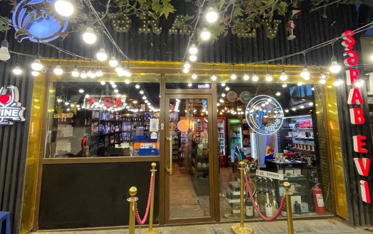 Bakıdakı bu mağazada saxta içki satılırmış - FOTOLAR