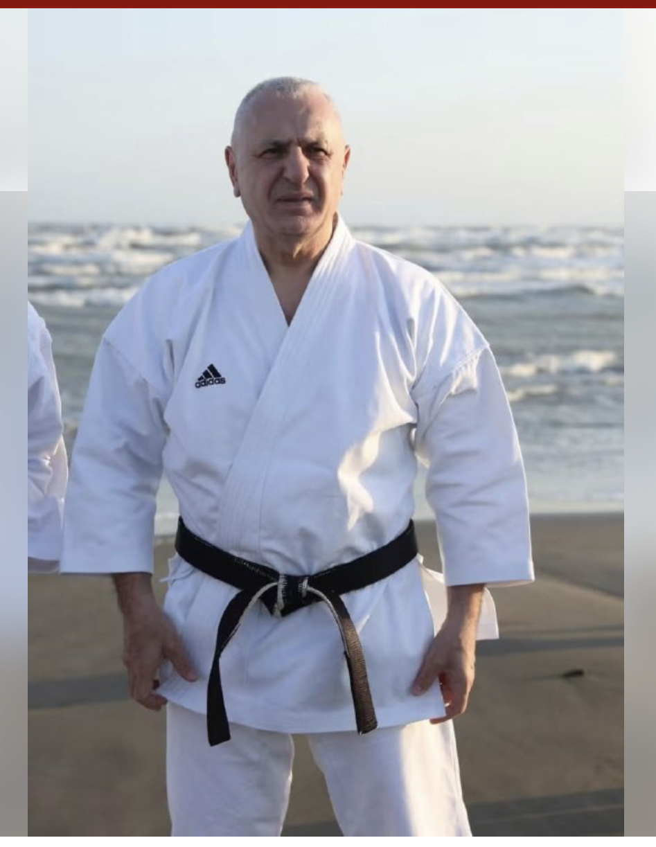 Deputat dəniz kənarında karate ilə məşğul oldu - FOTO