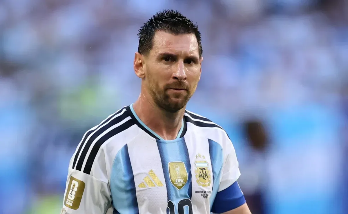Bor dövrün sonu - MESSİ MİLLİDƏKİ KARYERASINI BAŞA VURDU