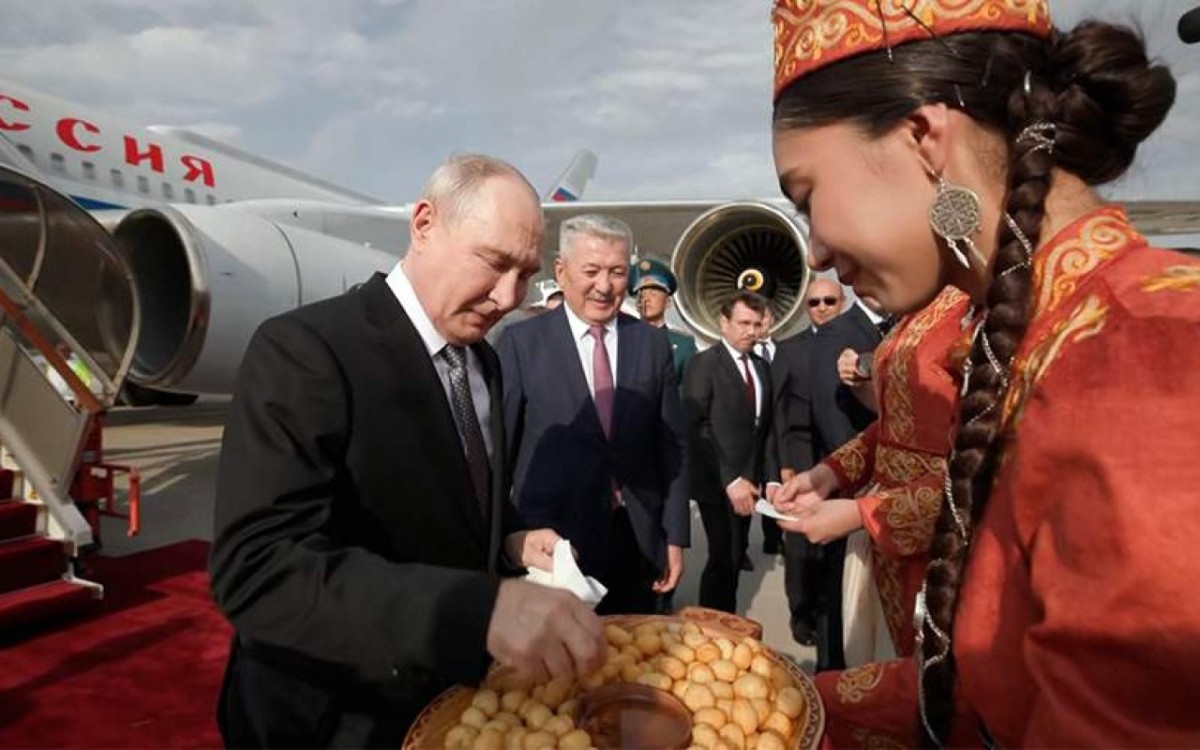 Putin Qırğızıstana getdi