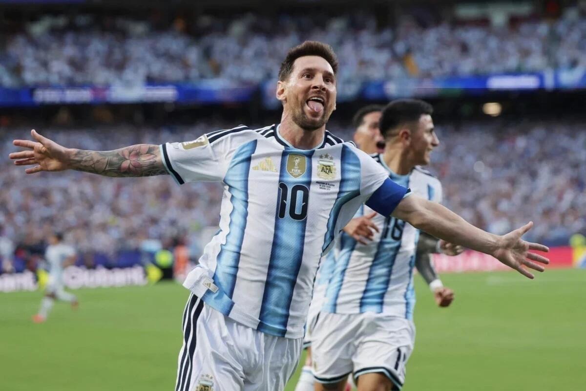 Argentina “10” nömrəsini kimə həvalə edəcək?