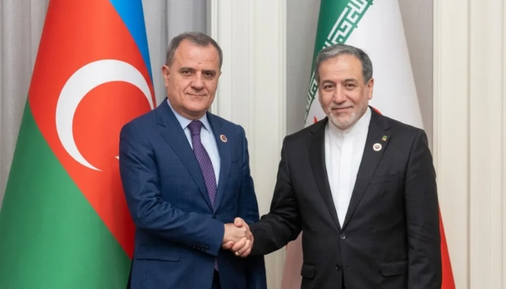 Baş diplomat Əraqçi ilə görüşdü