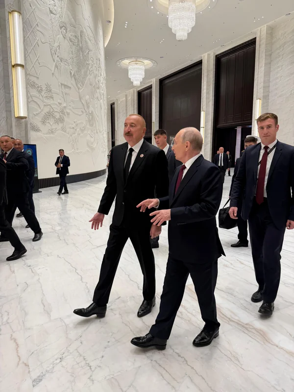 İlham Əliyev Bişkekdə Vladimir Putin ilə söhbət etdi