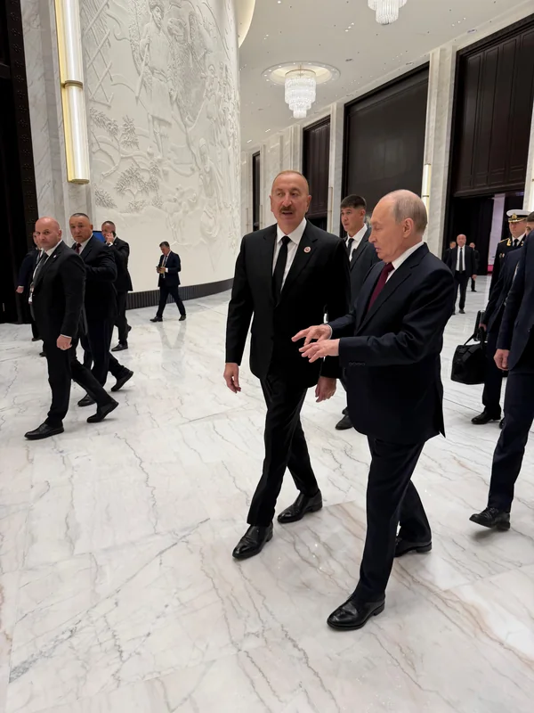 İlham Əliyev Bişkekdə Vladimir Putin ilə söhbət etdi