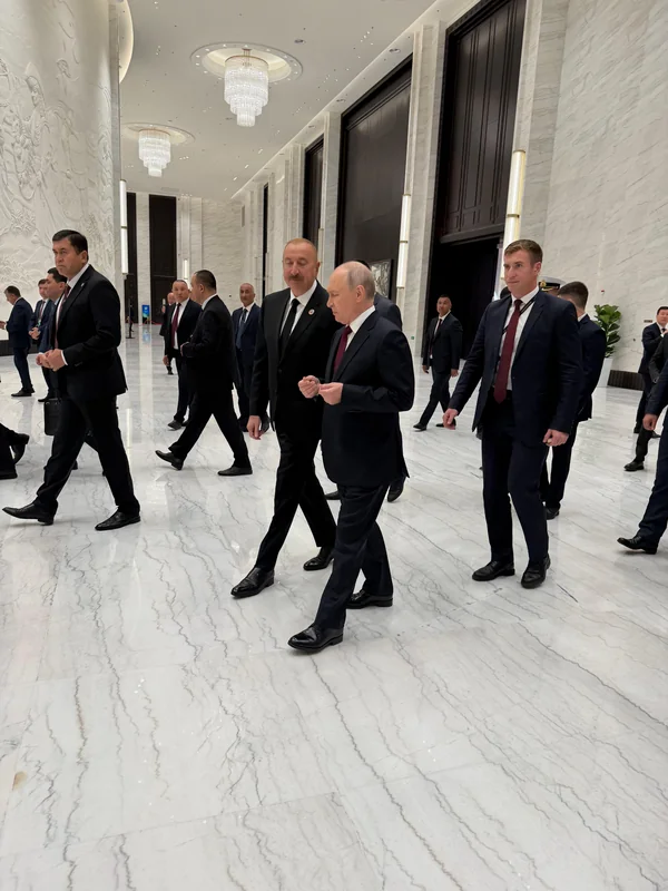İlham Əliyev Bişkekdə Vladimir Putin ilə söhbət etdi