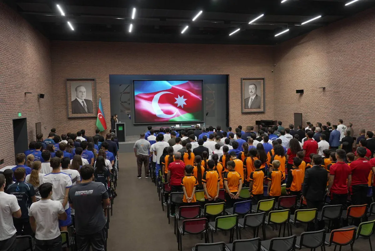 Fərid Qayıbov uğur qazanan idmançılarla görüşüb