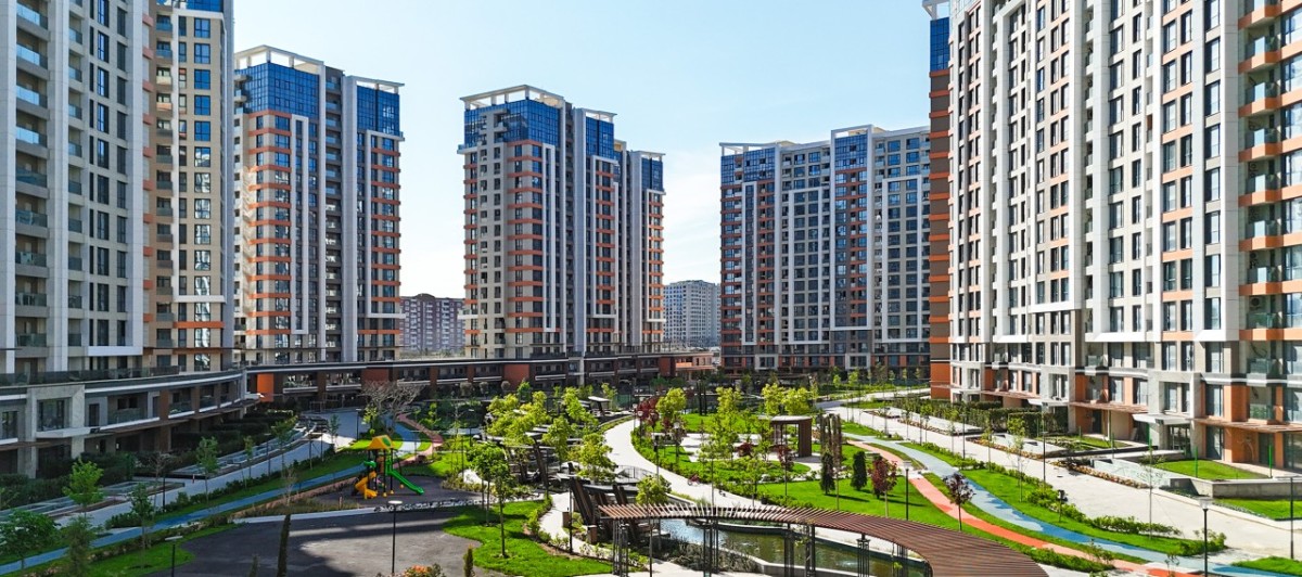 Həyət evi, yoxsa bina evi? Bazardakı dəyişiklik investorların seçiminə təsir edir