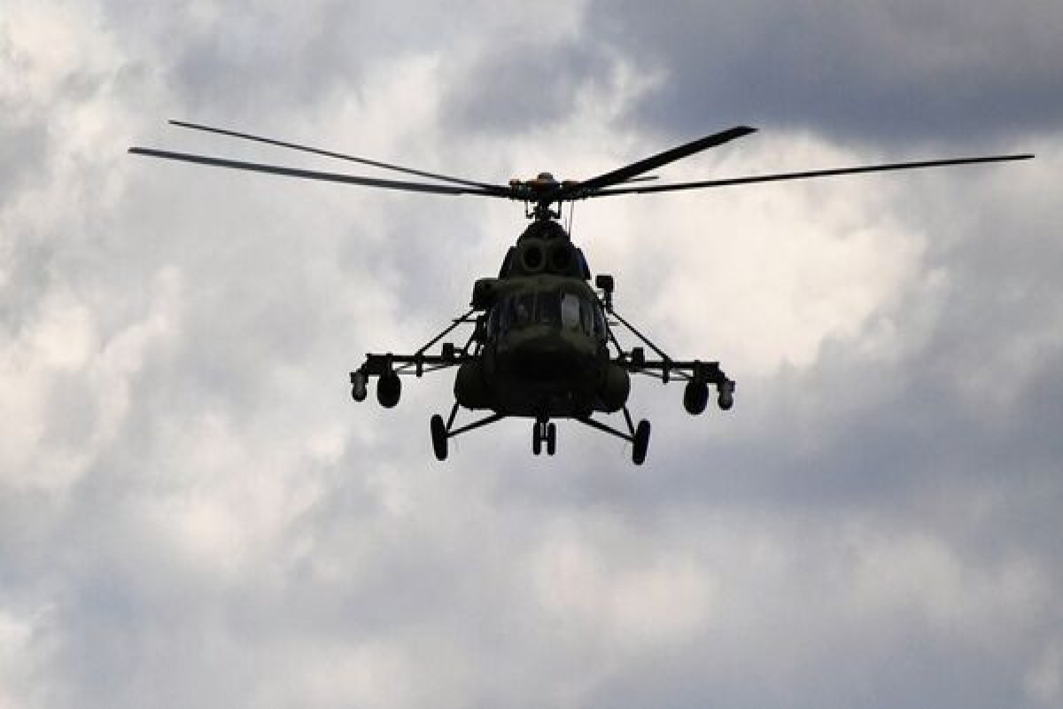Saxalində helikopter sərt eniş etdi