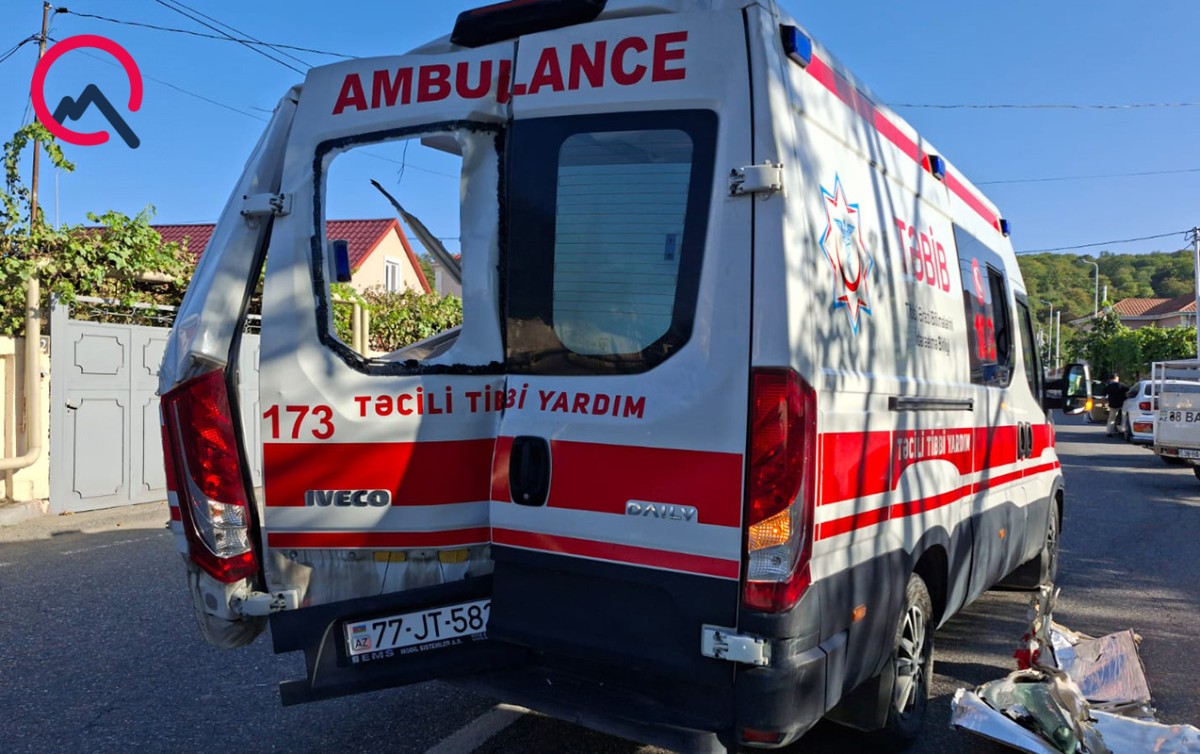 Qusarda təcili yardım maşını qəzaya düşdü
