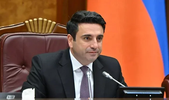Simonyan Bakıya mümkün səfəri barədə DANIŞDI