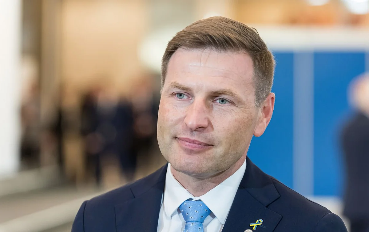 Estoniyanın müdafiə naziri istefa verdi