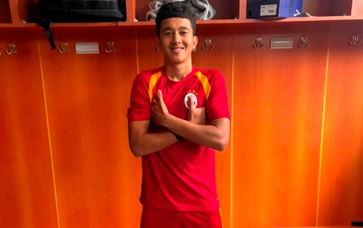 Azərbaycanlı futbolçu “Qalatasaray”da