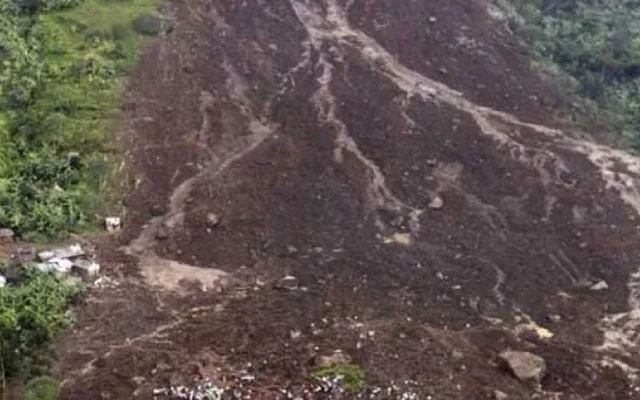 Nepalda daha bir torpaq sürüşməsi baş verdi - VİDEO