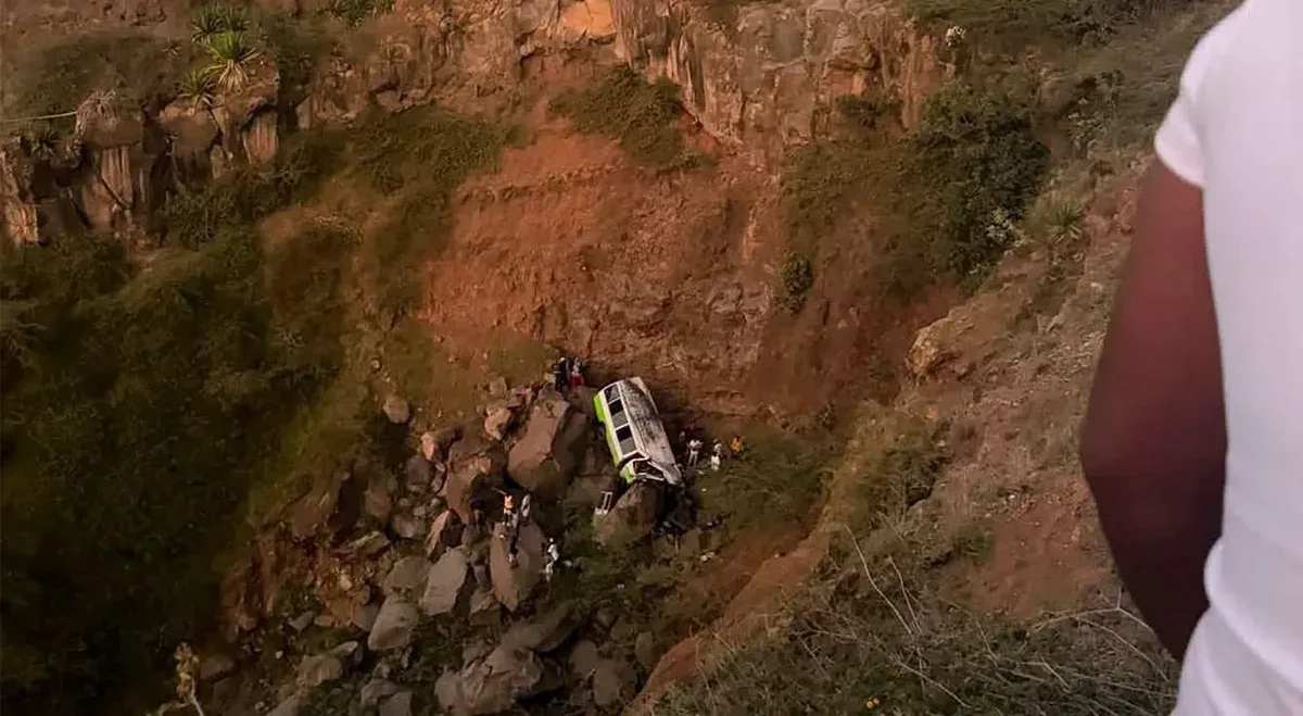 Kabo Verdedə avtobus uçuruma yuvarlanıb: 22 ölü