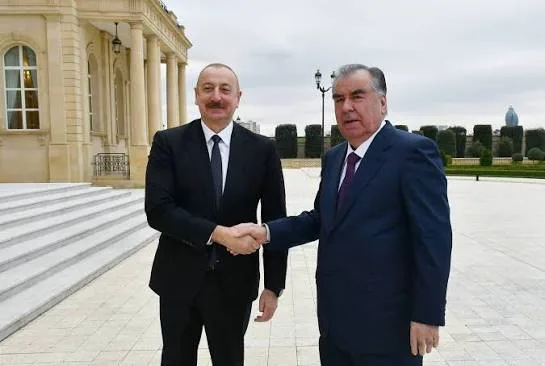 Prezident Emoməli Rəhmonu təbrik etdi