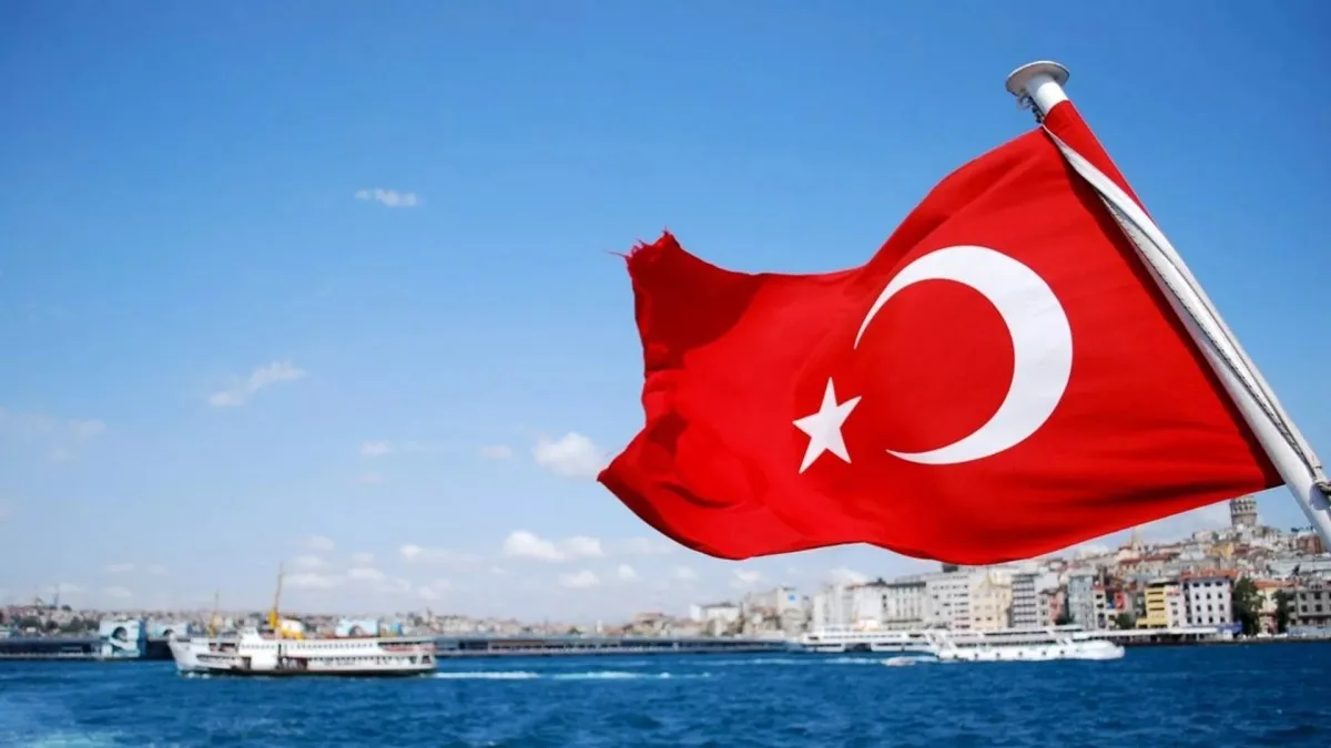Türkiyə bayrağına hörmətsizlik etdi, HƏBS OLUNDU