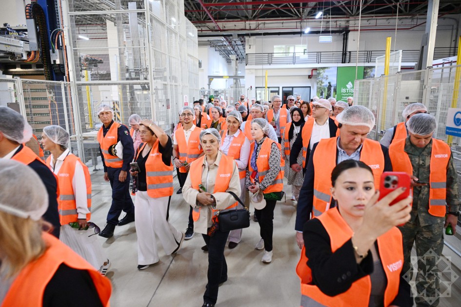 Diplomatlar Kəlbəcərdə “İstisu” mineral su zavodunun fəaliyyəti ilə tanış oldular - FOTOLAR