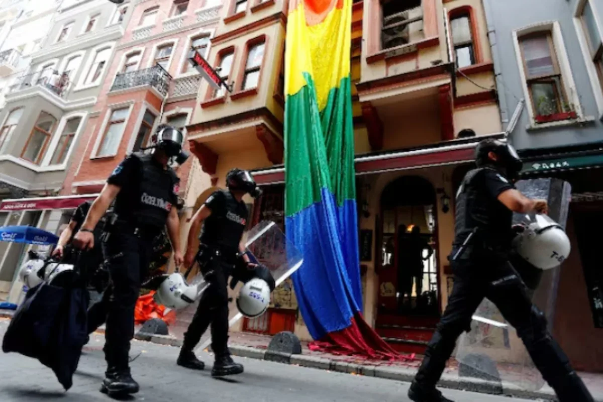 Türkiyədə LGBT dərnəyinə qarşı əməliyyat: 21 nəfər saxlanıldı