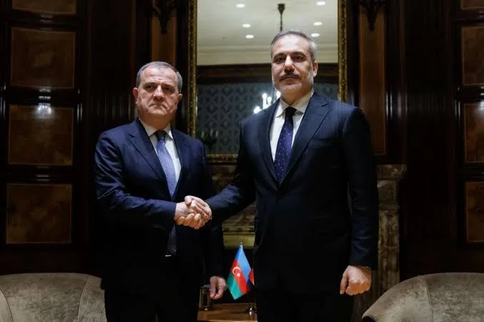 Onlar sülhü müzakirə etdi