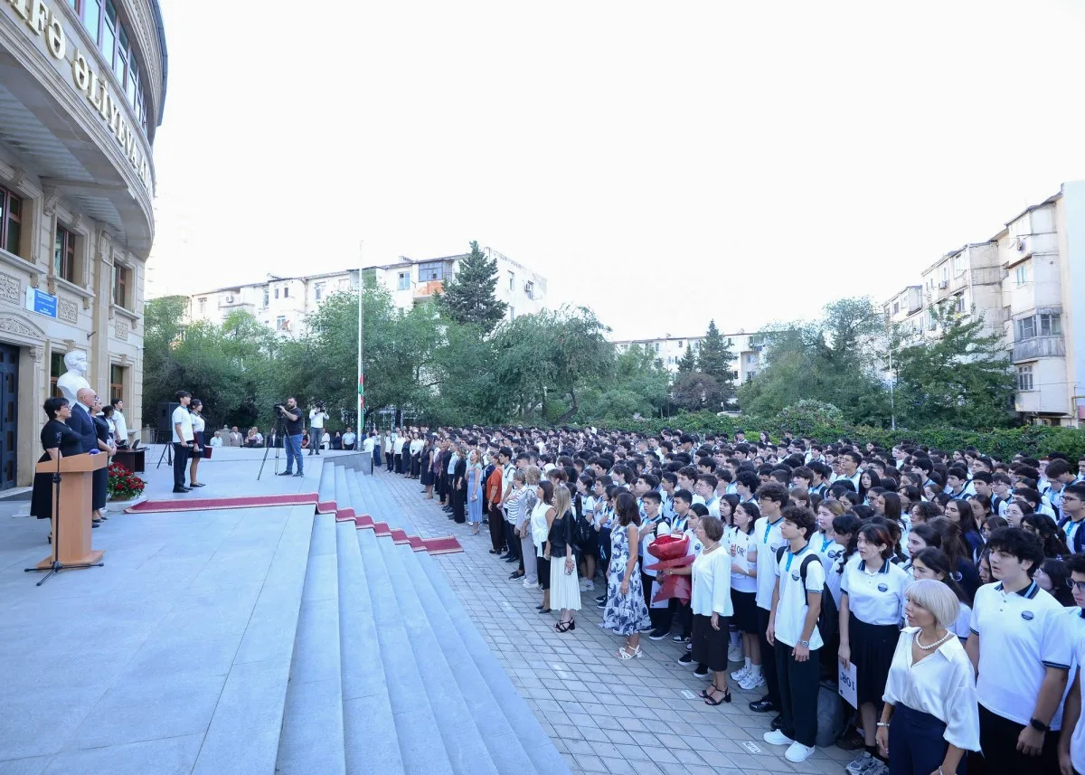 Nazir müavini Zərifə Əliyeva adına liseydə - FOTO