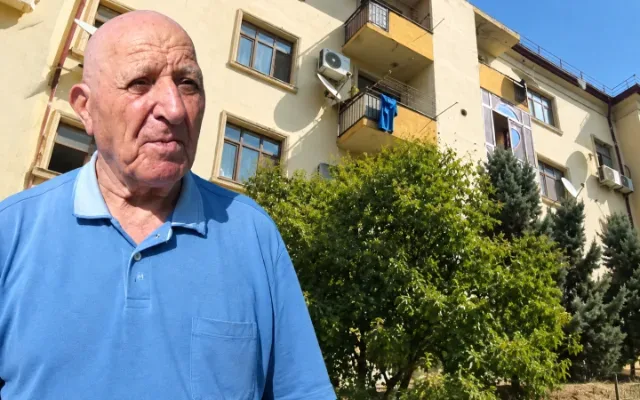 91 yaşlı şəhid xanımı paltar yığarkən eyvandan yıxılıb - VİDEO