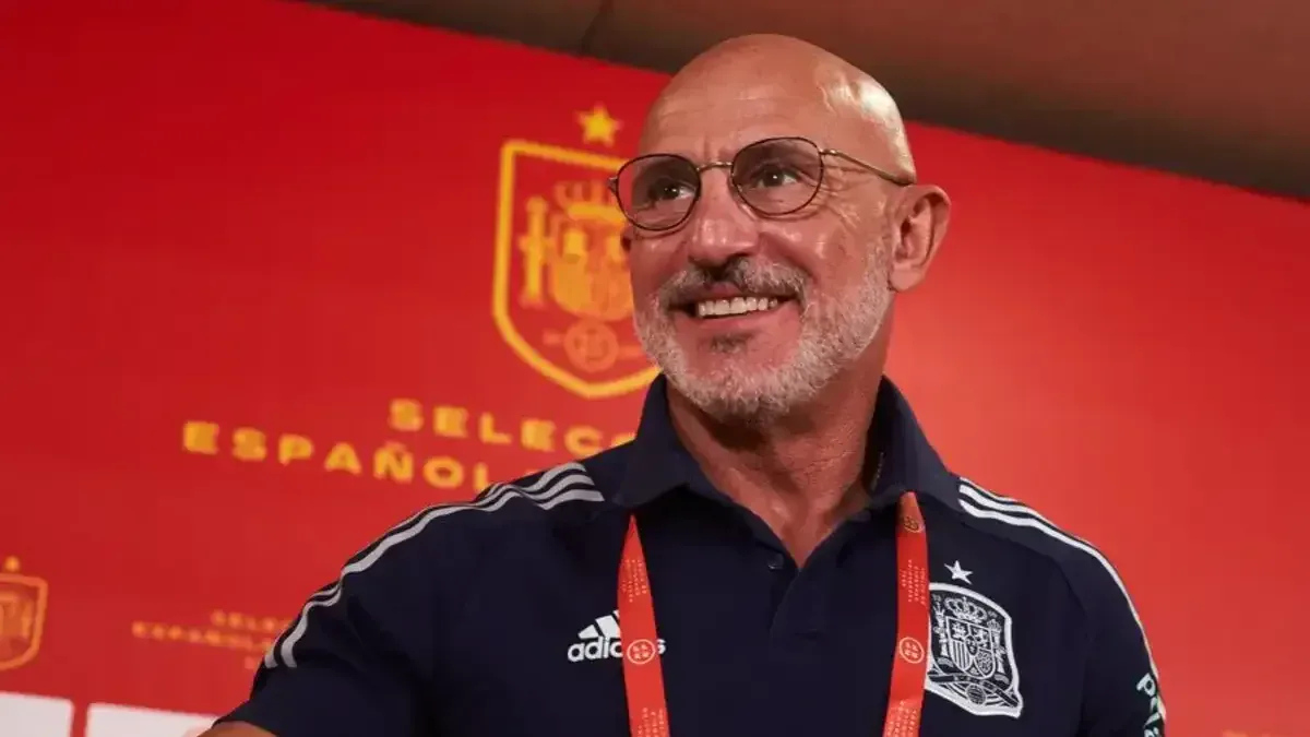 İspaniya çempion məşqçisi ilə bağlı qərarını verdi