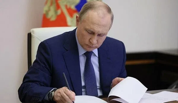 Putin Savelyevi işdən çıxartdı - Səbəb