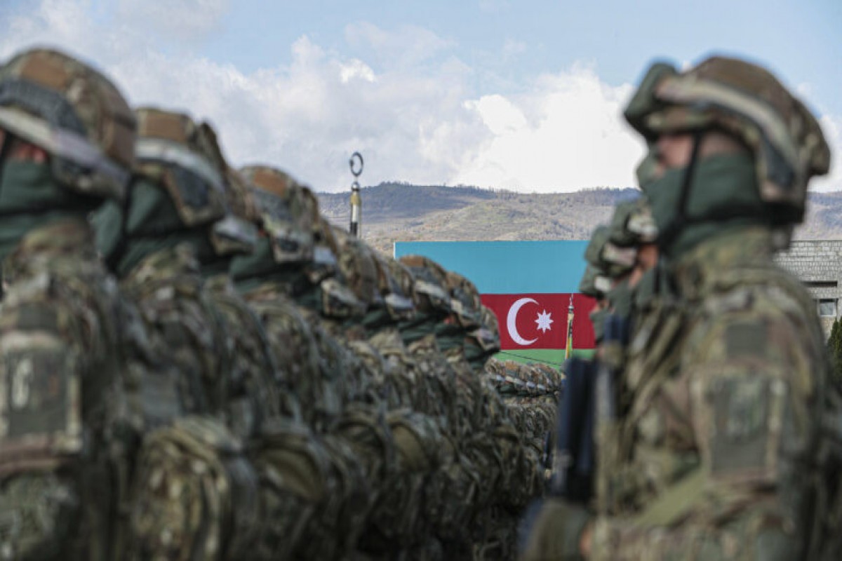 Hərbçilərin maaşları 50 faizə qədər ARTIRILACAQ