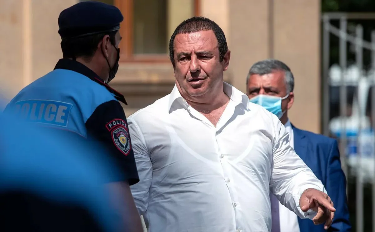 Tsarukyan işi böyüyür: Telefon və avtomobillər müsadirə edildi