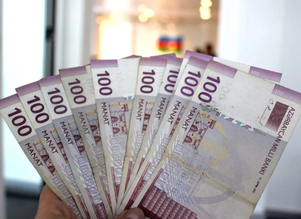 Azərbaycanda manatla pul kütləsi artıb