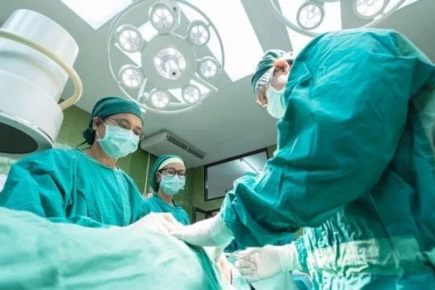 Qeysəriyyə əməliyyatı olunan 31 yaşlı qadın öldü