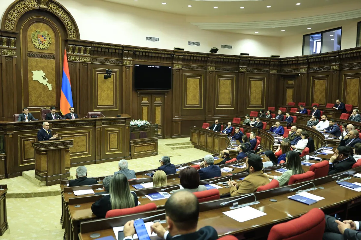 Erməni deputatlar əlbəyaxaya çıxdı
