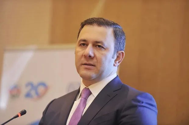 “Kitab oxu” deyib, özümüz telefonla məşğul oluruq - Mətin Kərimli