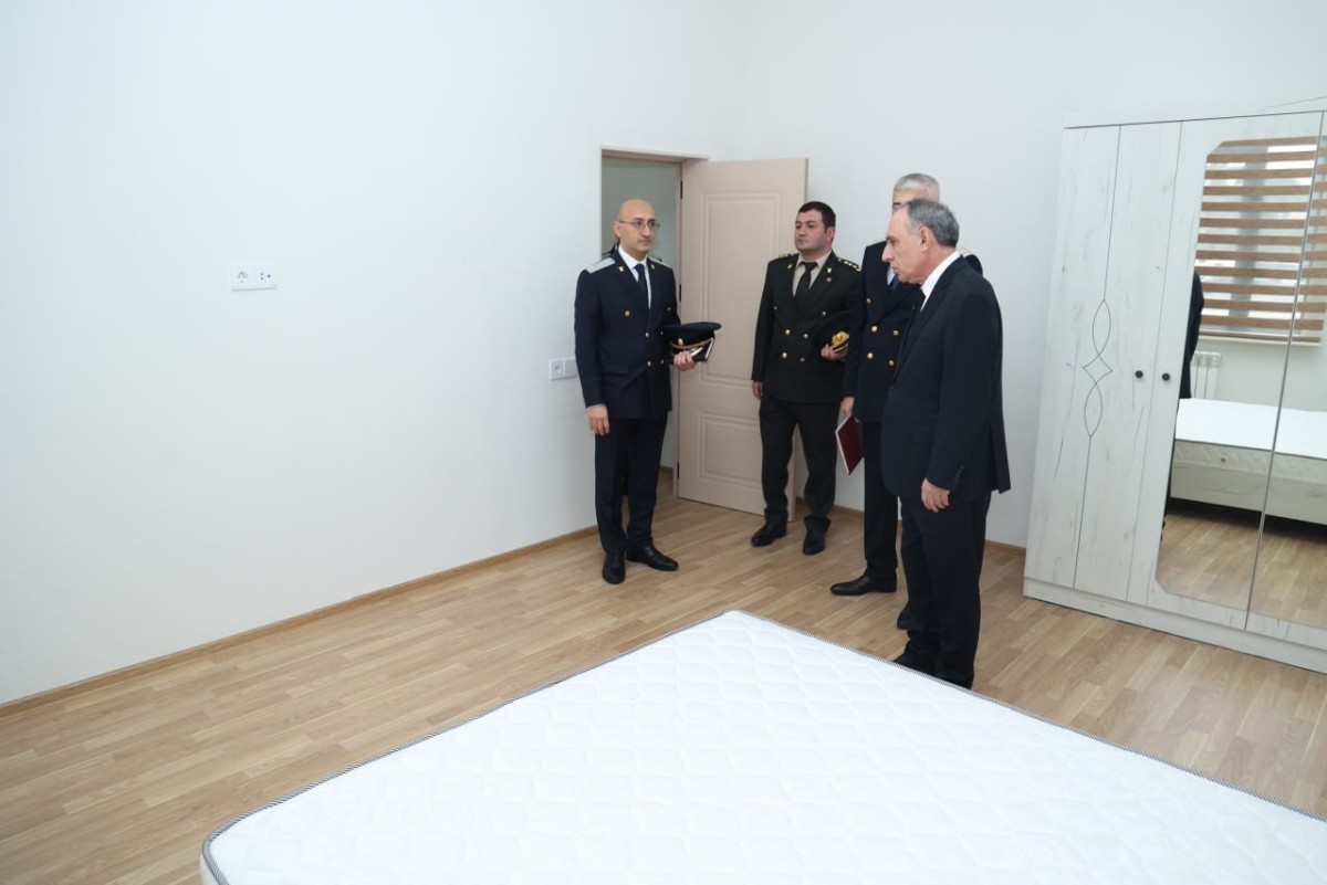 Baş prokuror Gəncədə vətəndaşları qəbul edib