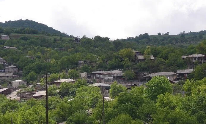 Azərbaycanda işləyəndən sonra Qafana axın edirlər...