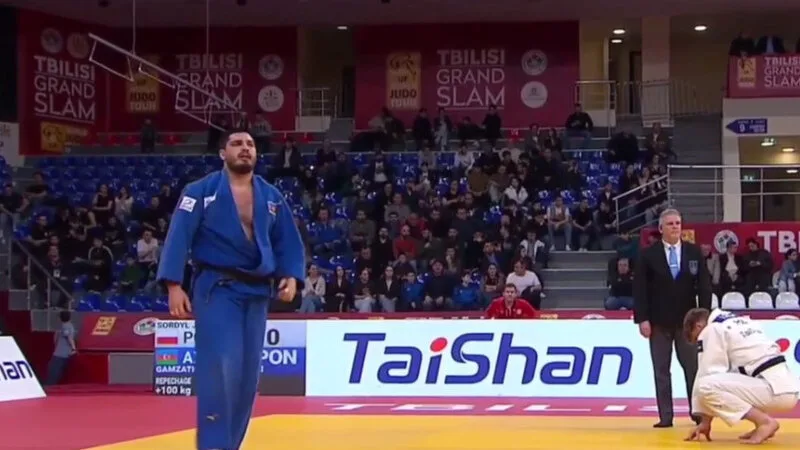 Camal Qamzatxanov dünya çempionatında yarımfinala çıxdı - YENİLƏNİB