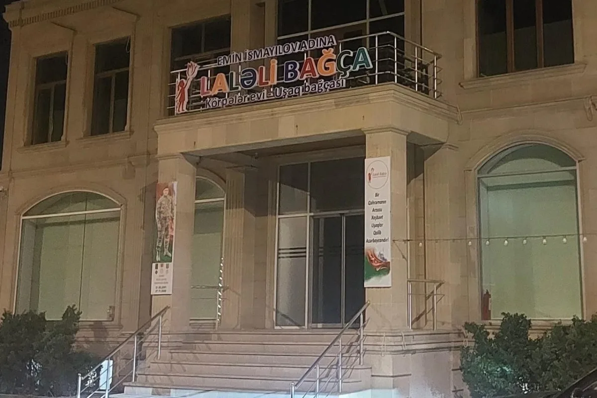 Sumqayıtda "Laləli" bağçada sürüşkəndən yıxılan uşağın qolu sınıb