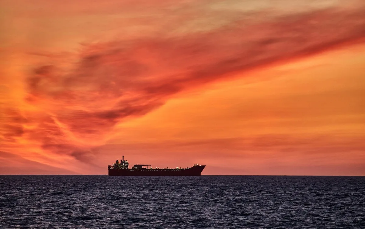 Rusiya dizeli ilə yüklənmiş ilk tanker yola düşdü