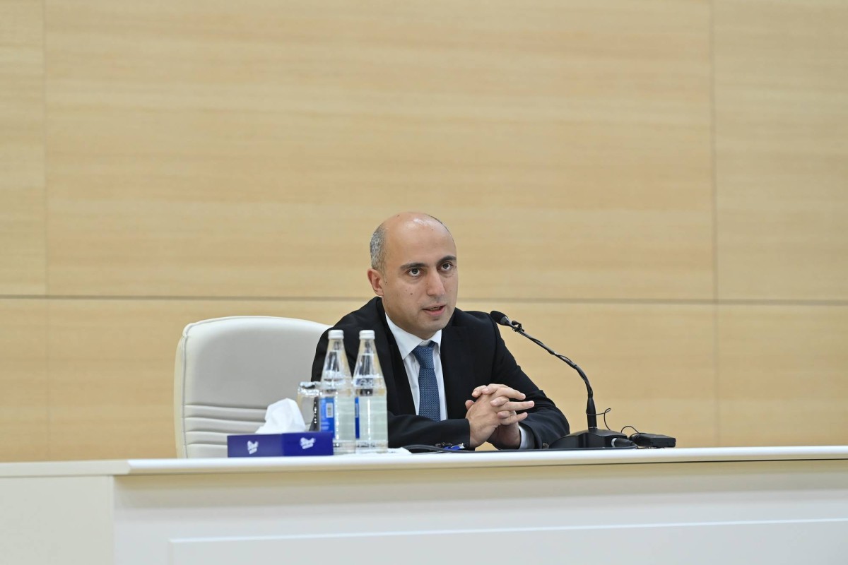 Emin Əmrullayev SABAH proqramının tələbələri ilə görüşdü - FOTOLAR