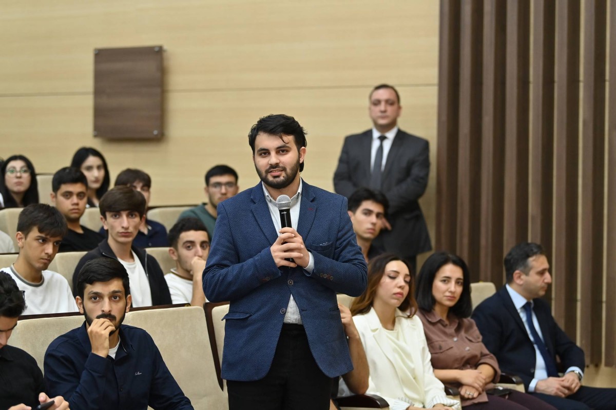 Emin Əmrullayev SABAH proqramının tələbələri ilə görüşdü - FOTOLAR