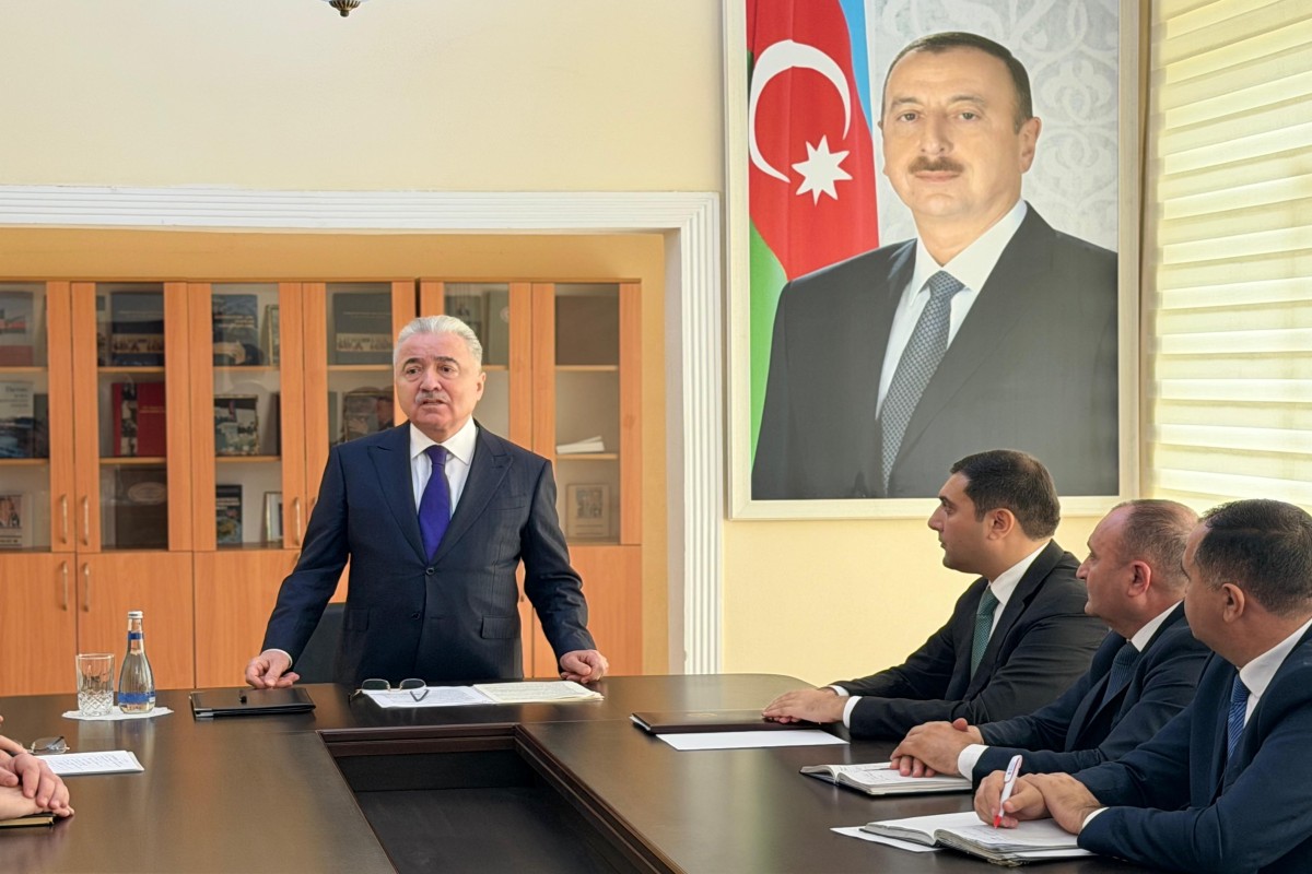 Orxan Məmmədov kollektivə təqdim edildi