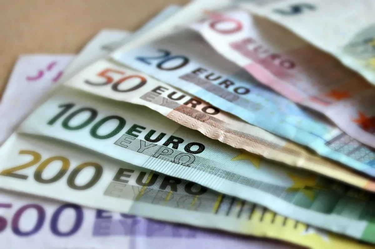Avro ucuzlaşdı, rubl bahalaşdı, dollar isə... - MƏZƏNNƏ